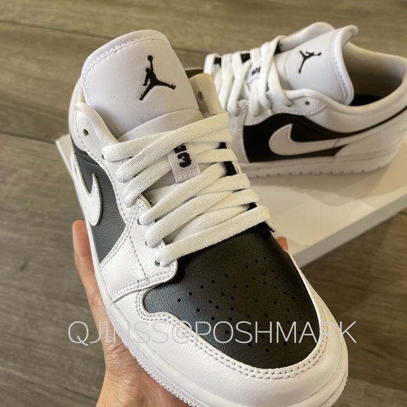 Air Jordan 1 Low women’s Panda - Picture 3 of 9